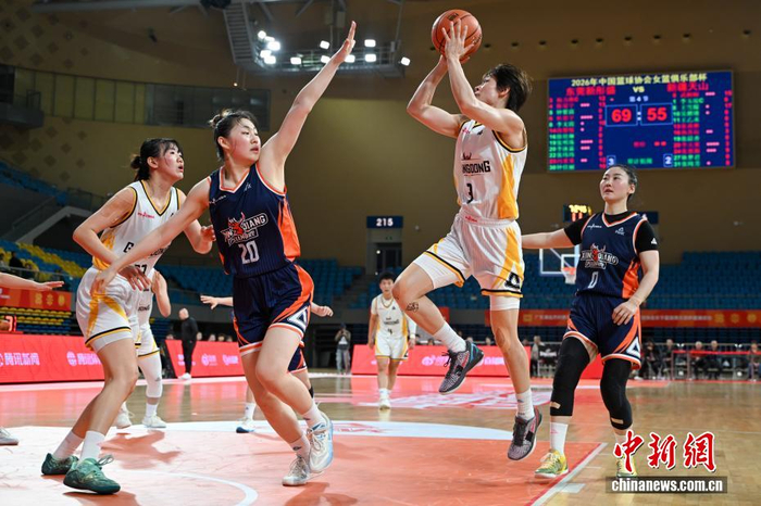 bob半岛-2026年中国篮协女篮俱乐部杯决赛阶段比赛在广东清远开赛|东莞|新疆|杨力维|中国女篮|中新社_新浪体育_新浪新闻