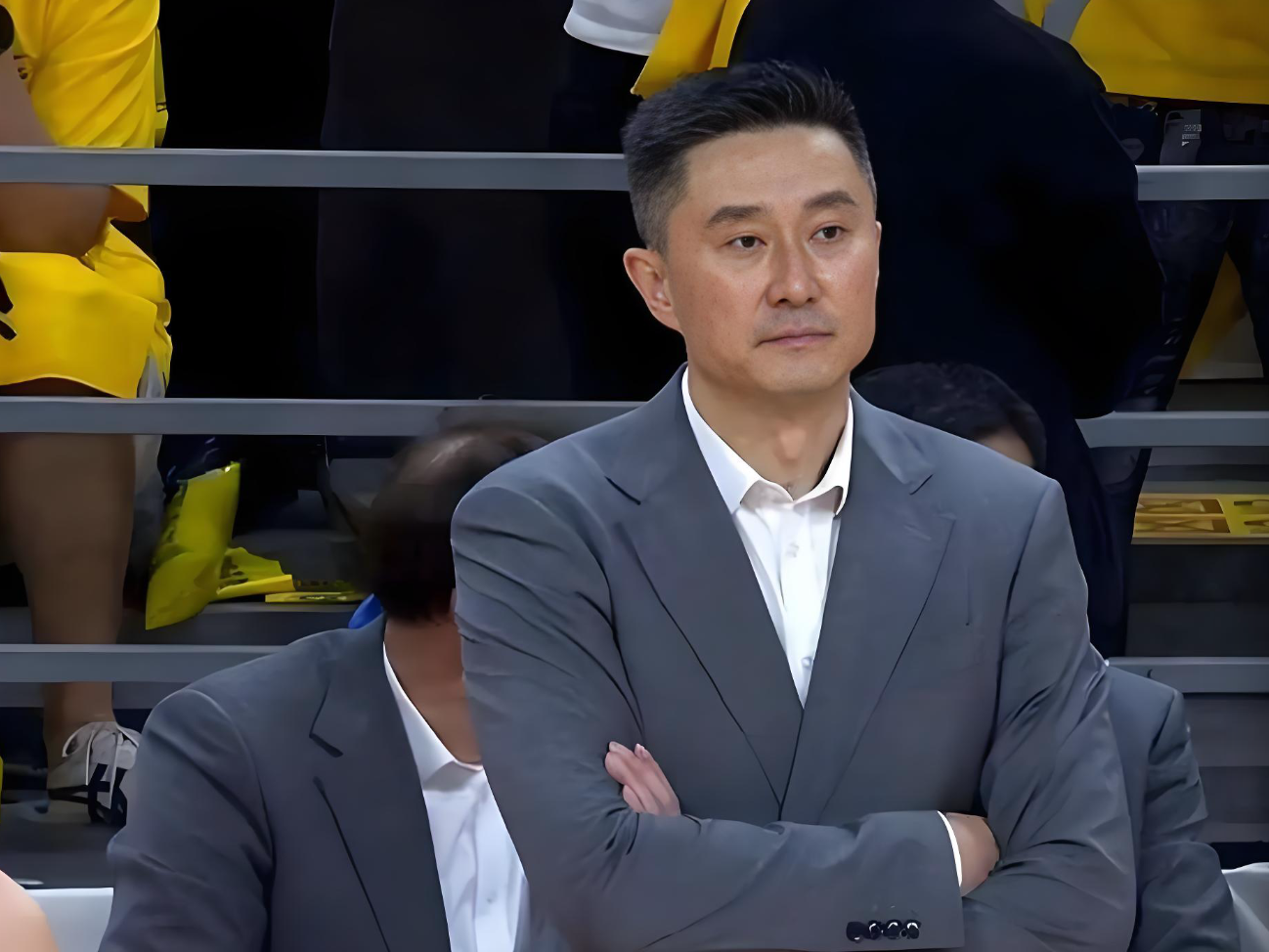 bob半岛-广东队领先18分输球！记者3问杜锋：张皓嘉为何打这么久？